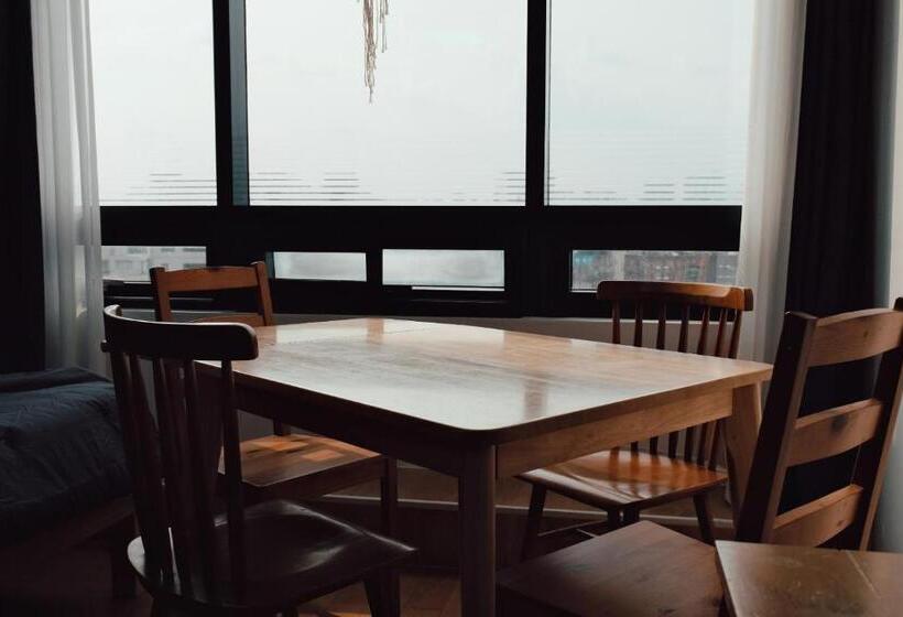 اتاق استاندارد, Hongdae Happy Room 2