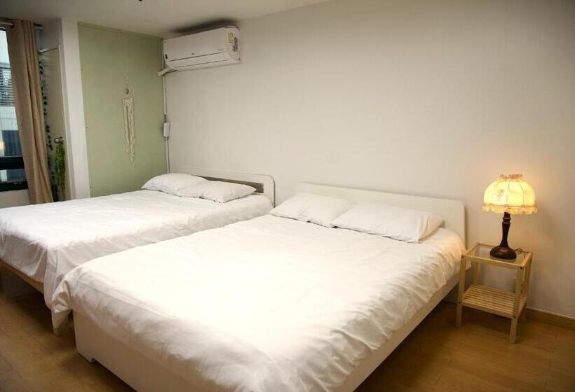اتاق استاندارد, Hongdae Happy Room 2