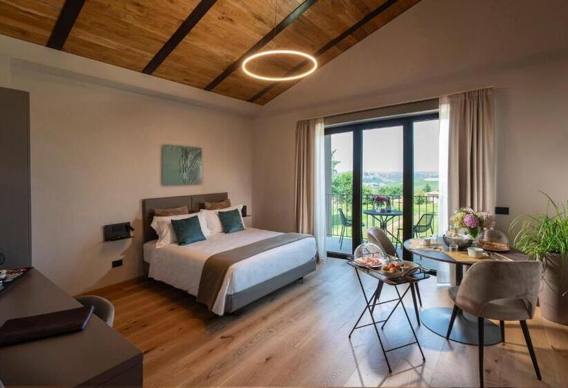 Номер Deluxe, Relais Pqlin