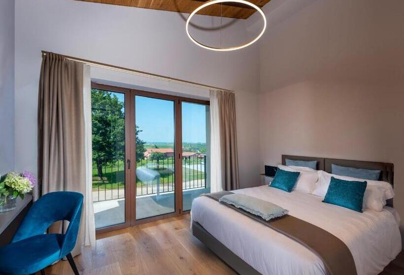 Номер Superior, Relais Pqlin