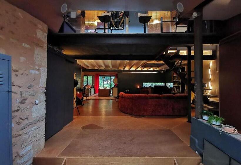 Номер Стандарт Вид на Сад, Chambres Des Forges