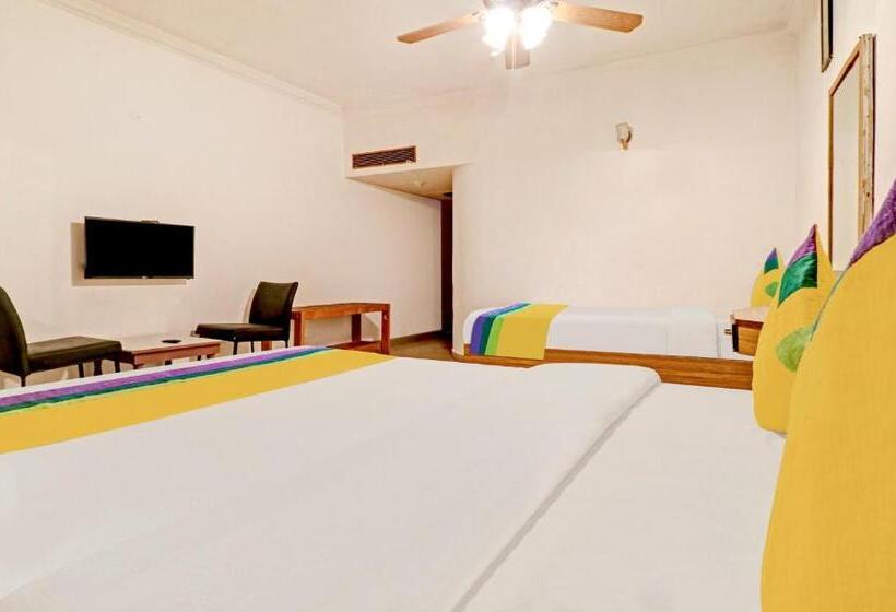 Economy Quadruple Room, The Regency Hotel Amirtsar