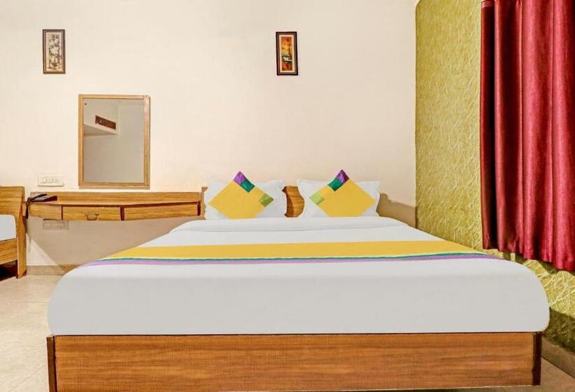 Economy Quadruple Room, The Regency Hotel Amirtsar