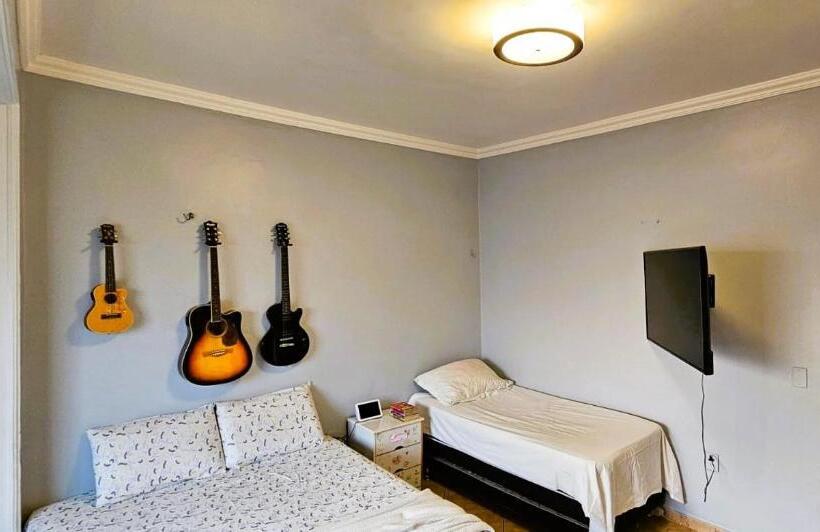 اتاق راحتی سه تخته, Apartamento Aconchegante Com 2 Quartos