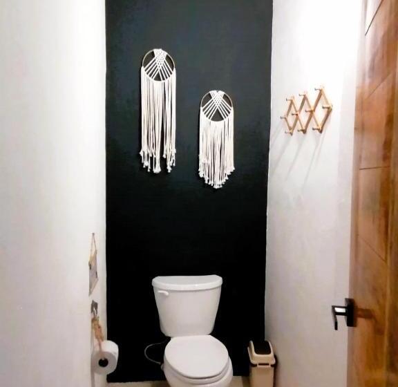 استودیوی لوکس, Ikal Island Garden   Adults Only