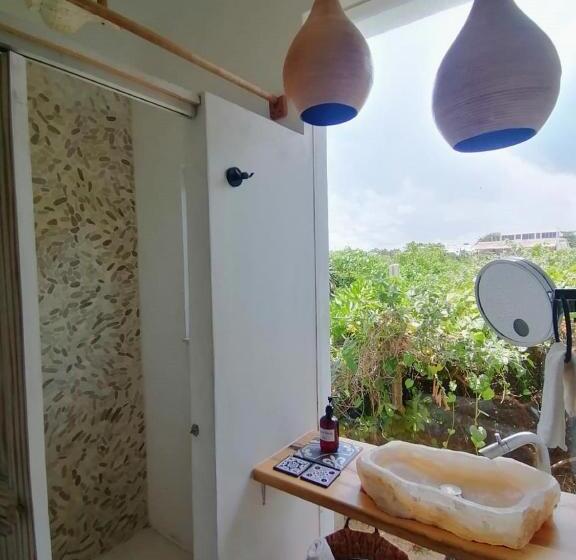 سوییت با چشم‌انداز باغ, Ikal Island Garden   Adults Only