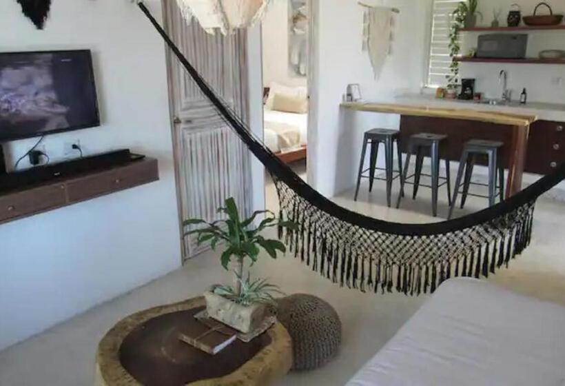 سوییت با چشم‌انداز باغ, Ikal Island Garden   Adults Only