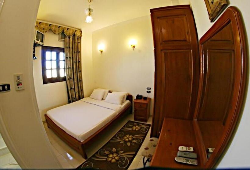 اتاق استاندارد یک نفره, Luxor Hurghada