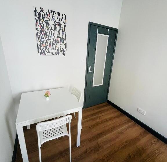 חדר סטנדרט חדר אמבטיה משותף, Kilburn Guest Rooms 167