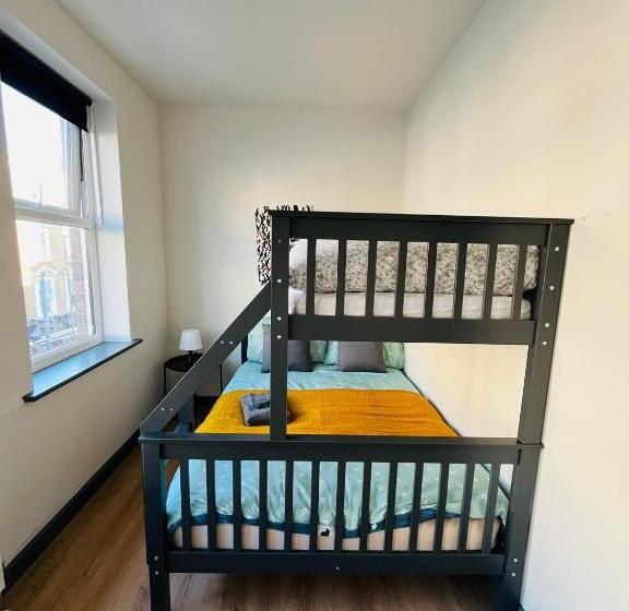 חדר אקונומי לשלושה, Kilburn Guest Rooms 167