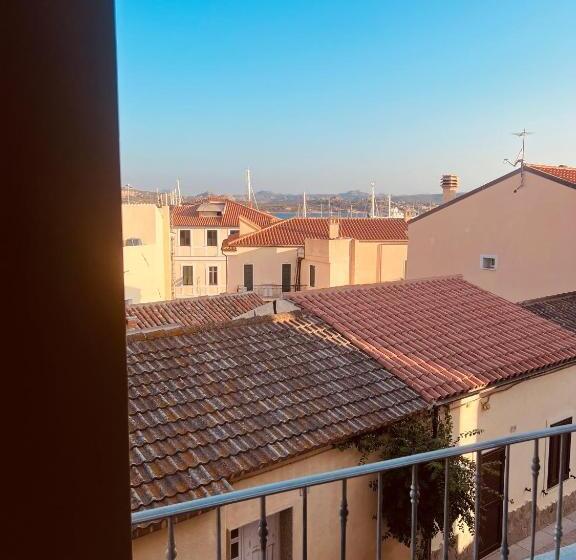 اتاق لوکس با تخت بزرگ, Maison Madeleine