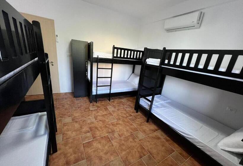 اتاق خانوادگی با سرویس بهداشتی مشترک, Hostel Havenwood