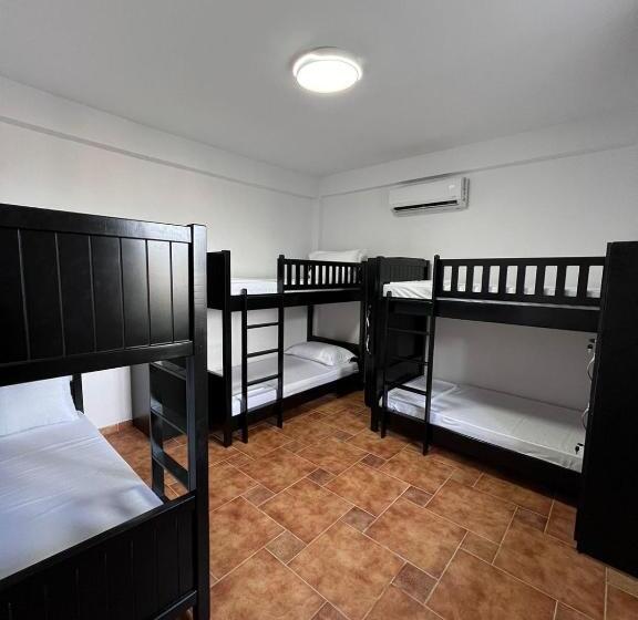 اتاق خانوادگی با سرویس بهداشتی مشترک, Hostel Havenwood