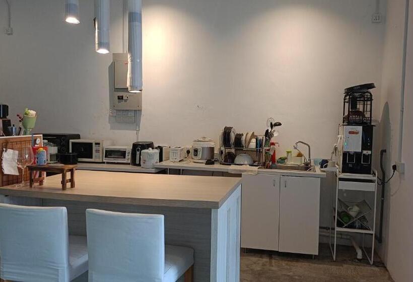 اتاق استاندارد با سرویس بهداشتی مشترک, Yuan Kluang