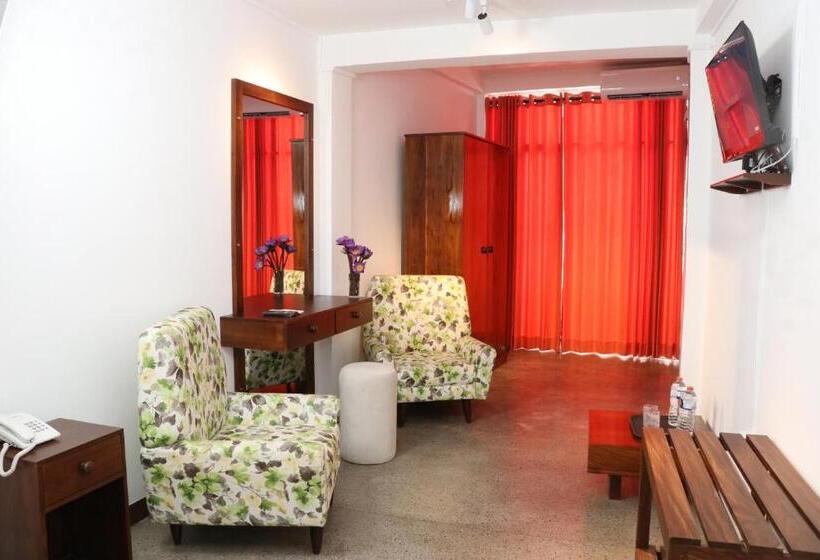 Номер Superior Кровать Кинг, Celonese Hotel & Restaurant Kandy
