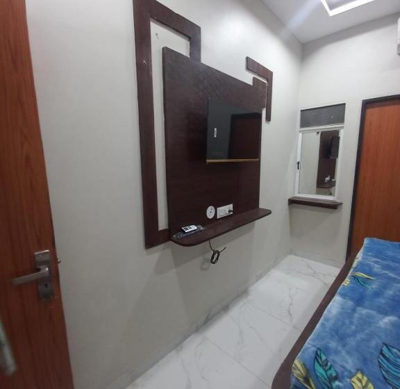 Camera Tripla Comfort, Shri Kushal Heritage