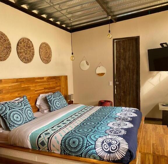 Suite with lake view, Adama Bio