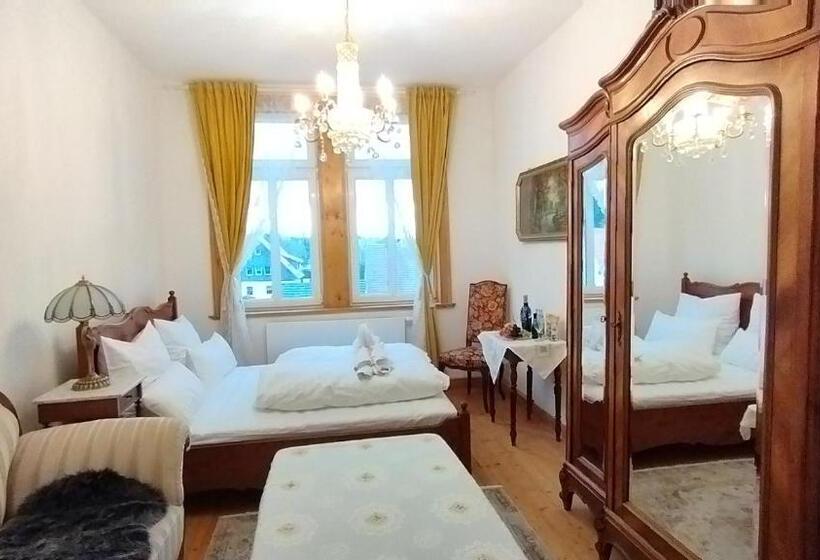 Номер Стандарт с Балконом, Unik Villa Kurz Urlaub Mit Veranda Und Balkon