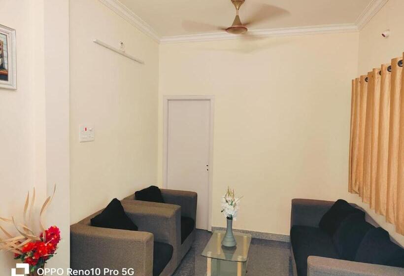 Номер Deluxe Вид на Море с Балконом, S3 Homestay