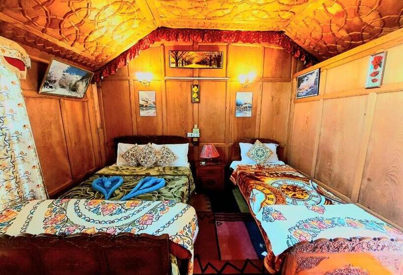 اتاق استاندارد سه نفره, Srinagar Tourism Group Of House Boats