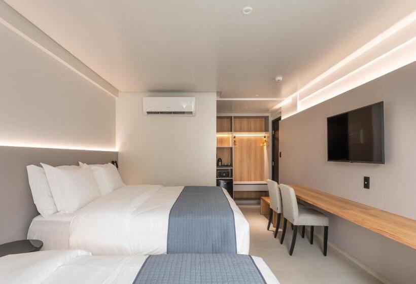디럭스 트리플 룸, Icon Hotel By Welkom