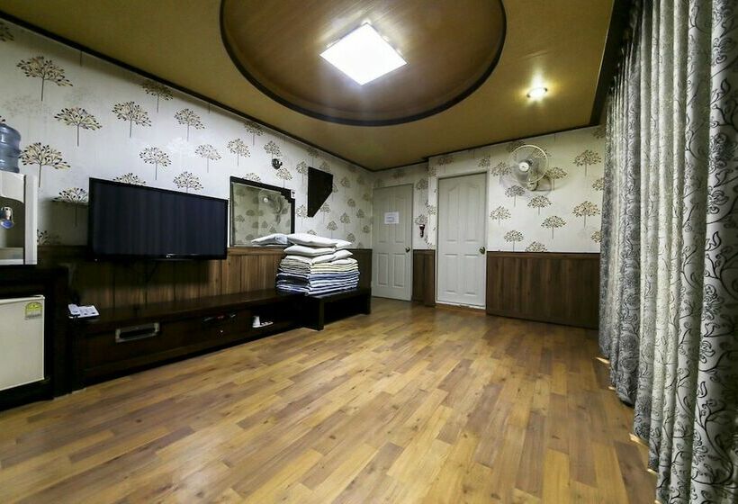 Номер Deluxe, Venus Motel&pension