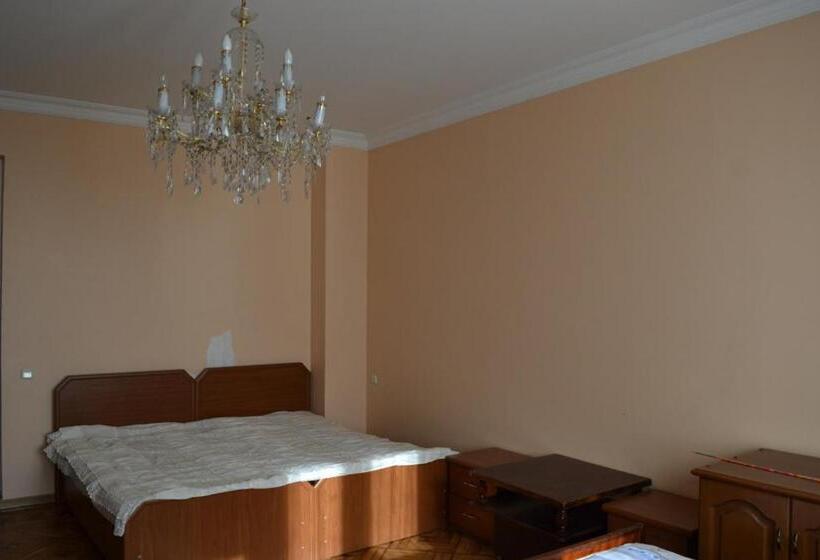اتاق لوکس با چشم‌انداز دریا, Beach Front Seaside