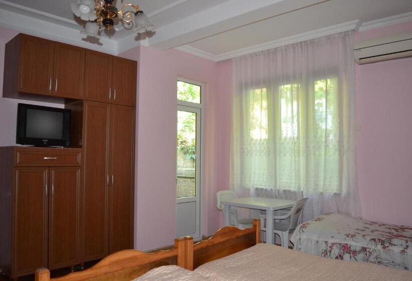 اتاق سه نفره دلوکس با چشم‌انداز دریا, Beach Front Seaside