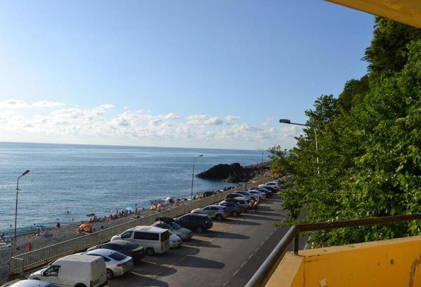اتاق سه نفره دلوکس با چشم‌انداز دریا, Beach Front Seaside