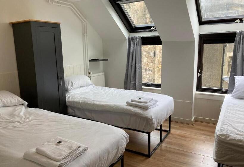 اتاق استاندارد سه نفره, Linlithgow Hostel