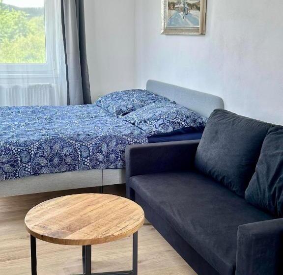 استودیو استاندارد با بالکن, Apartmány Berlín   Rokytnice Nad Jizerou