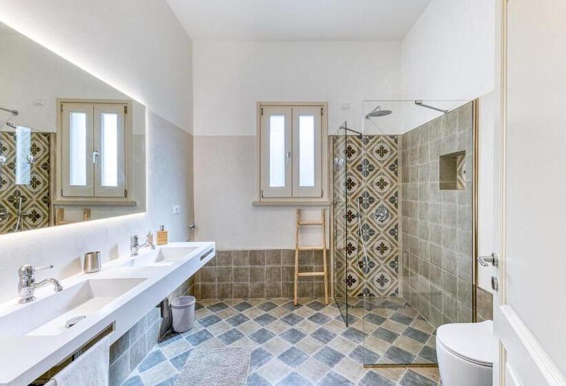 Трехместный Номер Стандарт с Балконом, Il Cielo In Una Stanza B&b
