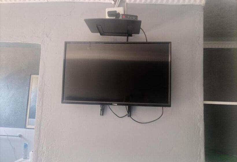 스위트, Monarca Inn   Affordable Accomodation In Makwane Molapo Location Qwaqwa