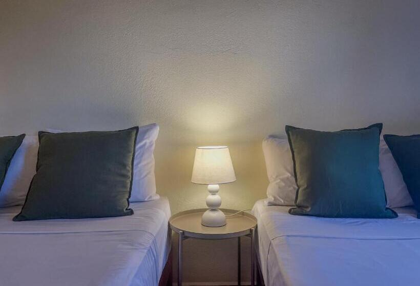 اتاق لوکس سه تخته, Viajero Puerto Escondido Hostel