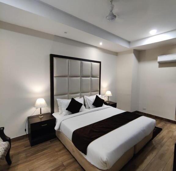 غرفة كلاسيكية ثلاثية, Pop Royal Suites