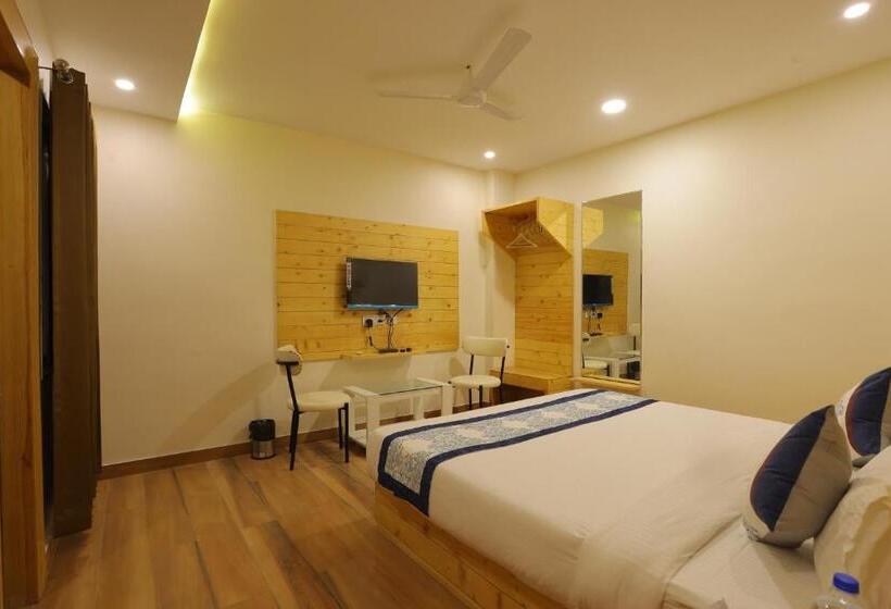 デラックスルーム, The Grand Uddhav   A Boutique