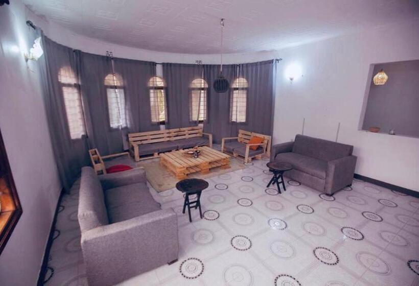 اتاق اکونومی, Saza Adventures