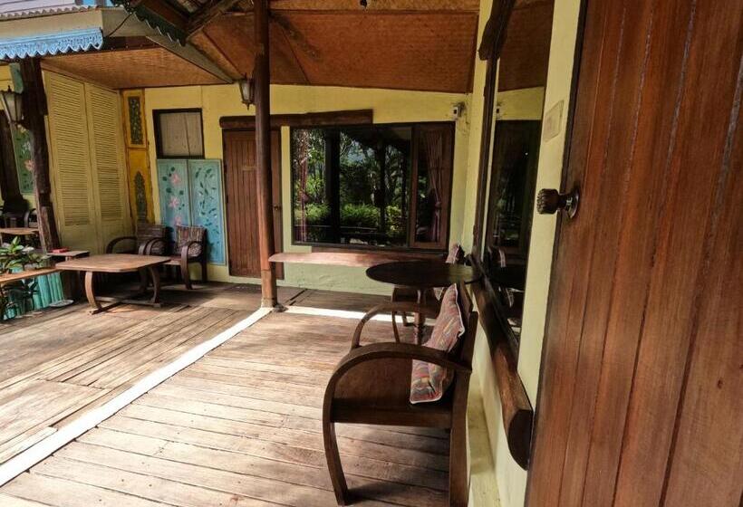 Семейный Номер, บ้านไม้คนเมือง Baan Mai Kon Muang Pai Resort