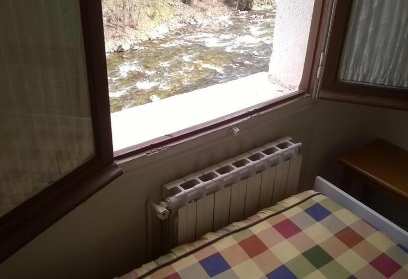 اتاق استاندارد یک نفره, Casa Feliu