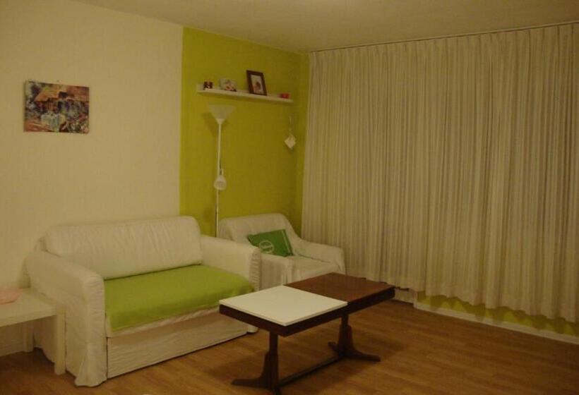 Четырехместный Номер Стандарт с Балконом, Guest Rooms Colours
