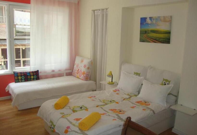 Номер Стандарт Трехместный, Guest Rooms Colours