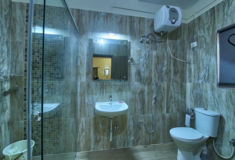 اتاق لوکس با تخت بزرگ, Harmony House   A Boutique