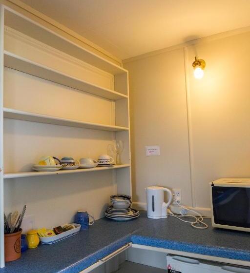 Family Suite, Post Office