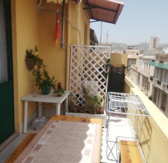 غرفة قياسية فردية حمام مشترك, Lt Sicilia Bellas