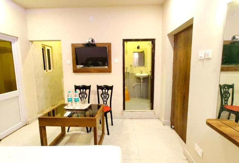 اتاق لوکس, Goroomgo Blue Sagar Puri Near Sea Beach   Newly And Decorated Room With Fully Air Conditioning  Lift