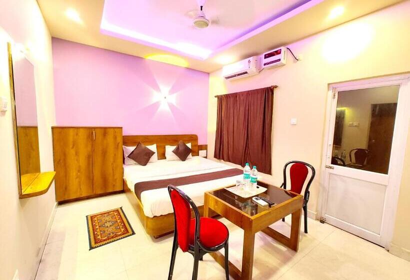 اتاق لوکس, Goroomgo Blue Sagar Puri Near Sea Beach   Newly And Decorated Room With Fully Air Conditioning  Lift