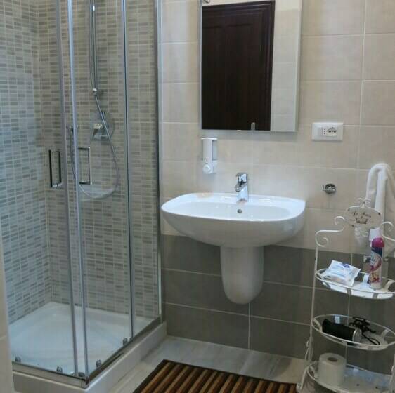 اتاق استاندارد چهار تخته, House Of Trento