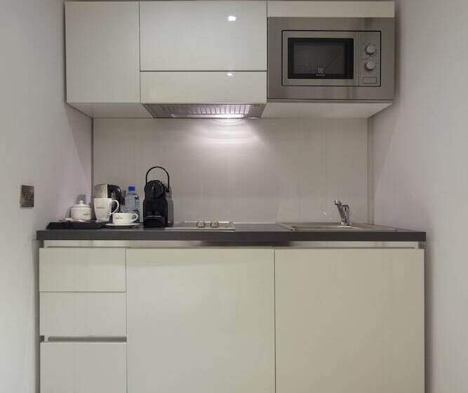 프리미엄 스튜디오, Fraser Suites  Abuja