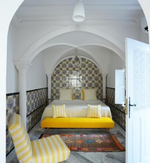 سوییت سوپریور, Dar Antonia