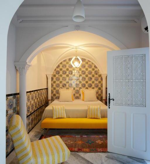 سوییت سوپریور, Dar Antonia